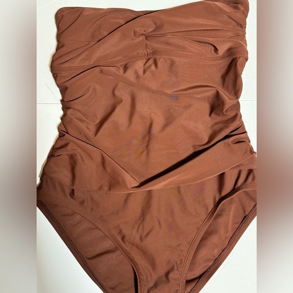 KONA Sol Women's Twist-Front Bandeau Classic One Piece Swimsuit M 8-10 - Picture 7 of 8